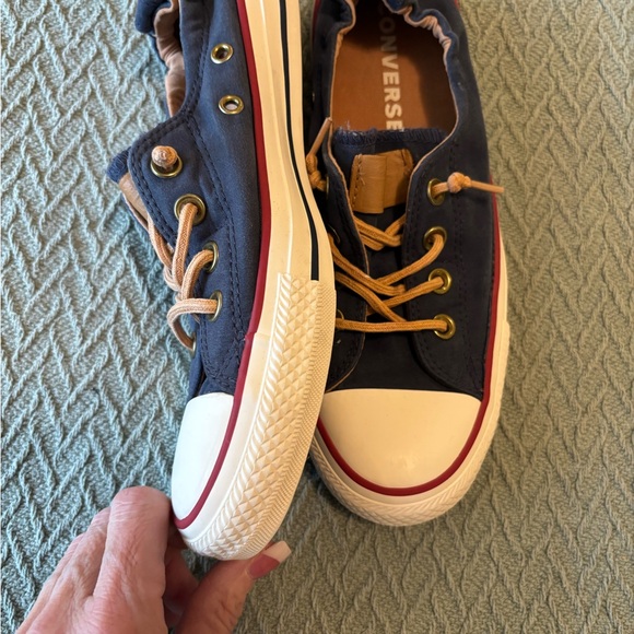 Converse women’s Navy Sneakers - Picture 2 of 6